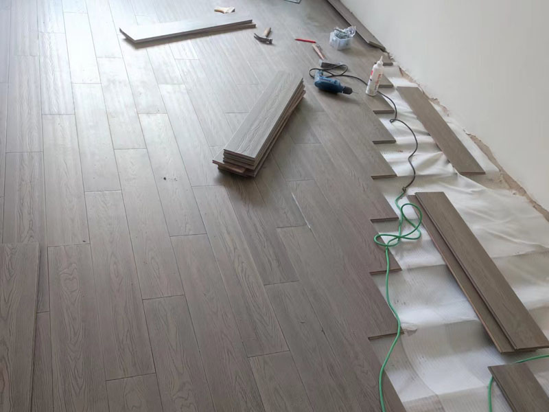 如何預防室內(nèi)地板出現(xiàn)裂縫？