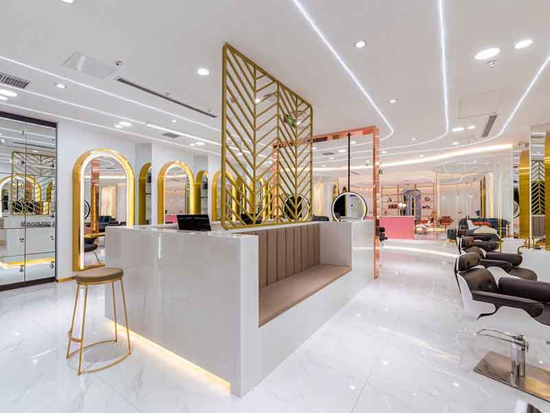 德陽理發(fā)店設(shè)計(jì)中，客人等候區(qū)和操作作業(yè)區(qū)要怎么做