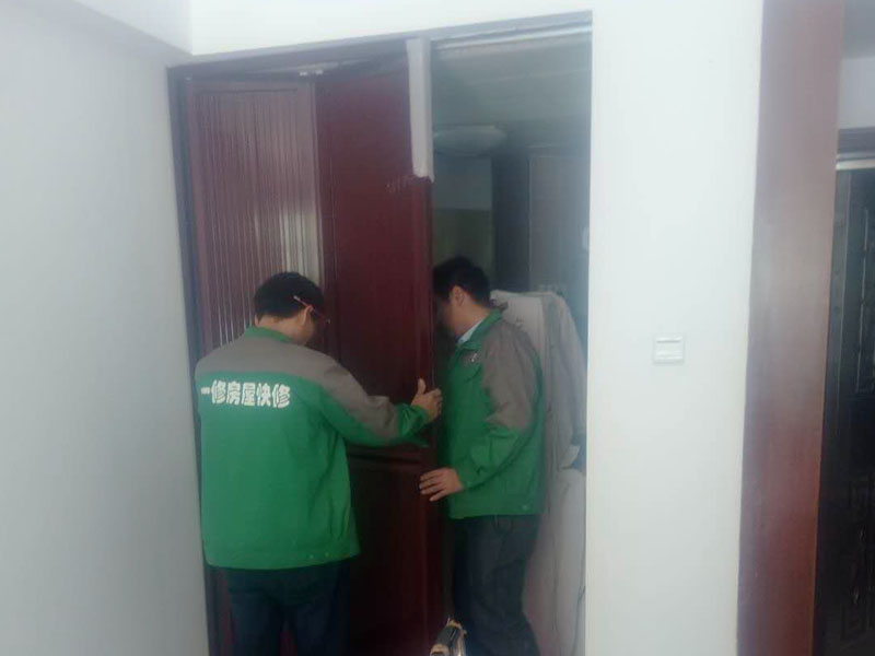 鄭州專業(yè)房屋維修公司哪家口碑好，鄭州門框踹壞了要修多少錢