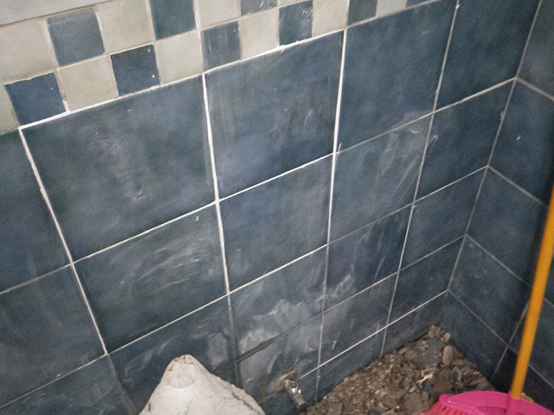 衛(wèi)生間管道檢測：埋嵌到墻壁、樓板等處的管道是能夠防止膨脹的。壓力和拉伸應(yīng)力都被吸收而又不損壞各種材料。如果管道有隔離材料（要符合標(biāo)準(zhǔn)），這些隔離材料能允許更多的膨脹。 一、冷水管試驗壓力，應(yīng)為冷水管道系統(tǒng)設(shè)計壓力的1.5倍，但不得小于0.9MPa。 二、熱水管試驗壓力，應(yīng)為熱水管道系統(tǒng)設(shè)計壓力的2.0倍，但不得小于1.2MPa。