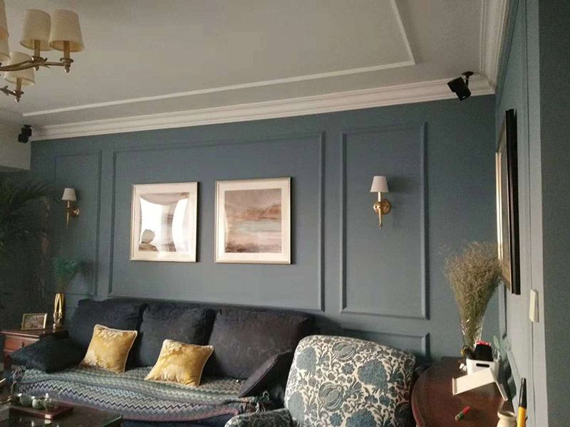 公寓掛畫(huà)安裝：墻面裝飾，除了一些運(yùn)用裝修的材料之外，人們也能夠通過(guò)掛畫(huà)來(lái)進(jìn)行裝飾的，可以表現(xiàn)出一個(gè)主人的整體涵養(yǎng)和檔次，墻上掛畫(huà)怎么安裝，只要做到準(zhǔn)確的安裝，才可以有好的結(jié)果。同時(shí)墻上掛畫(huà)安裝的方法也要理解，掌握好了辦法之后，安裝比較快，并且安全。