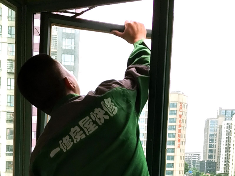 開(kāi)平市欄桿刷漆市場(chǎng)價(jià)格,開(kāi)平市欄桿刷漆補(bǔ)漆