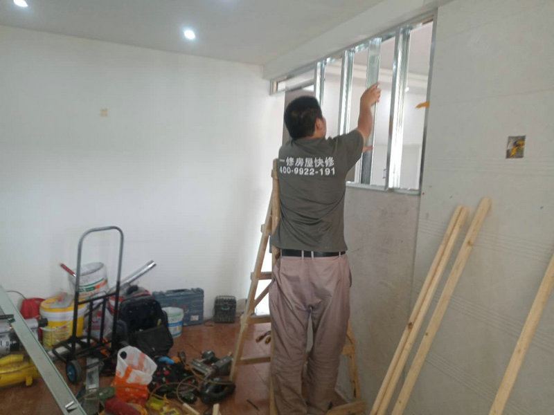 廈門(mén)門(mén)窗維修哪個(gè)公司好,廈門(mén)門(mén)窗安裝人工費(fèi)多少