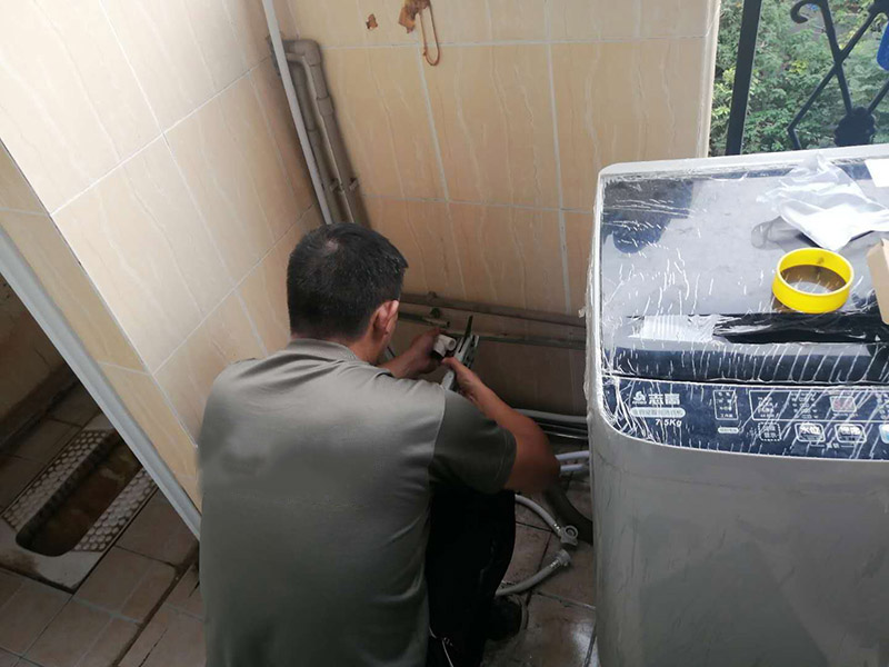 水管斷了快速處理這樣做，不懂別亂動(dòng)，關(guān)閉總閥等待專業(yè)人員上門