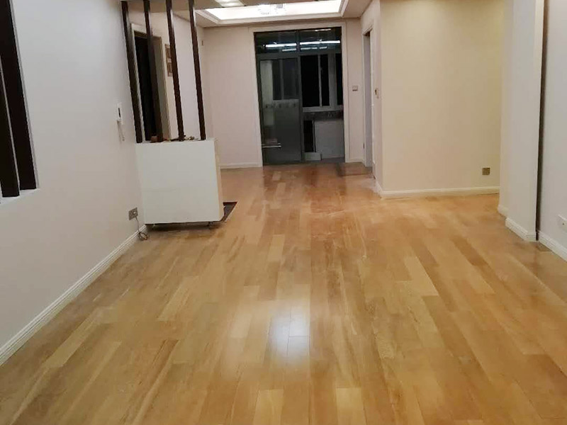 【成都地板劃痕修復(fù)】木地板不小心被劃了，用地板補漆筆可以修