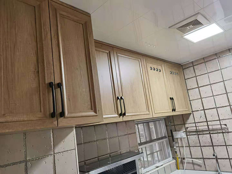 櫥柜抽屜維修工人哪里找，活兒太小一般維修公司都不接，太無奈