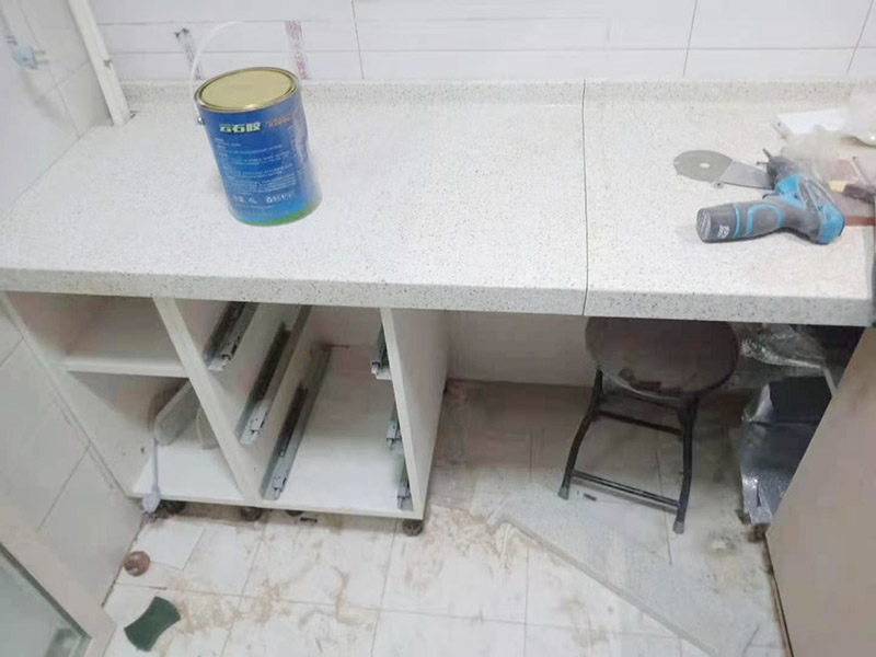 安裝燈具的師傅電話，吊燈、客廳燈和壁燈分別有什么安裝不同之處