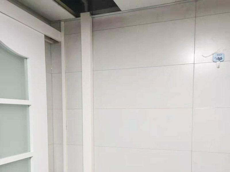 明管安裝維修：第一步是測量，確定線管和一級配電箱的固定點位。第二步是加工我們所需要的線管。第三步是線管的安裝和固定。第四步是管路進入線盒或者是線盒。