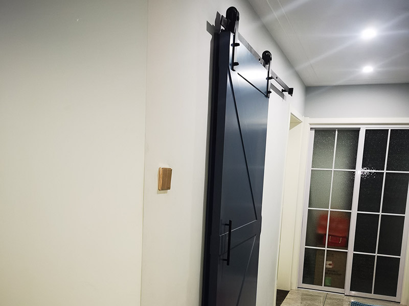 衛(wèi)生間谷倉(cāng)門滑軌維修