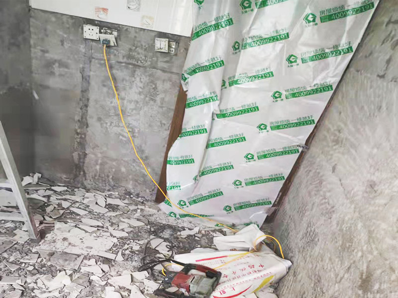 墻磚地磚拆除現(xiàn)場