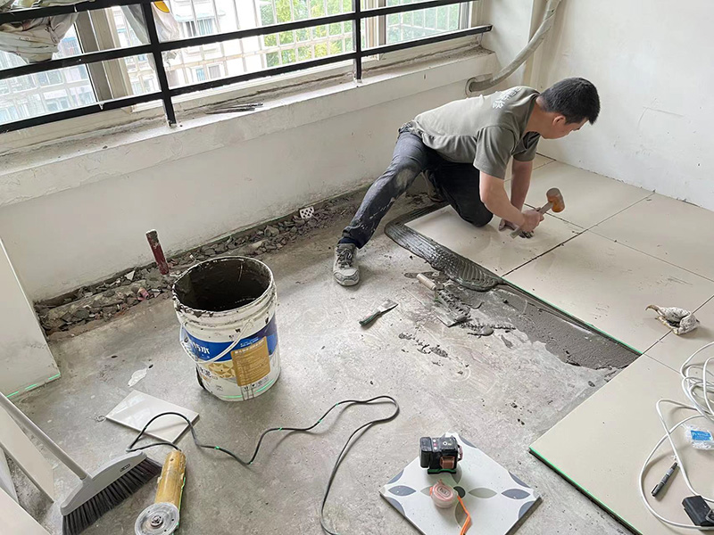 陽(yáng)臺(tái)地磚鋪貼施工
