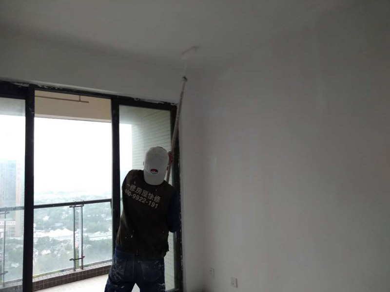 合肥墻面刷新有哪些公司好，合肥墻面刷新刮膩子時要注意什么