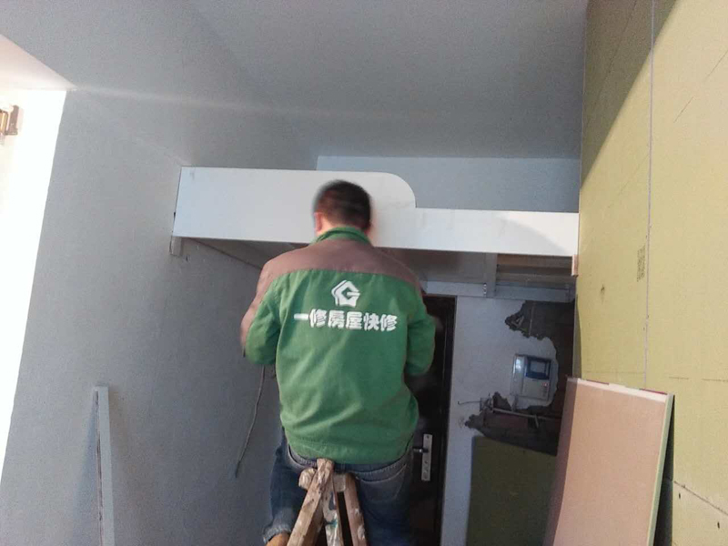 昆山房頂漏水可以自己修補(bǔ)嗎，昆山房頂漏水維修價(jià)格