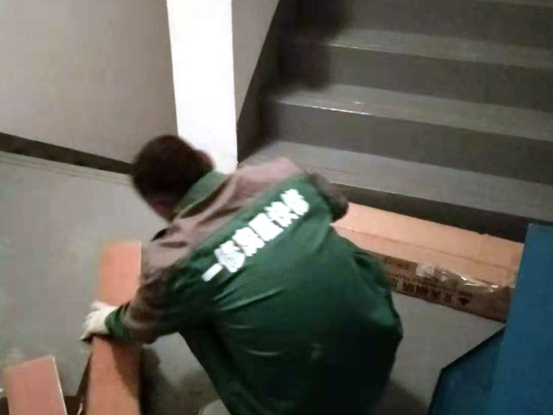 常熟粉刷墻壁要注意什么，常熟粉刷墻壁后又起皮發(fā)霉開裂怎么辦