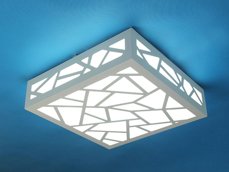 老師傅說：吸頂燈安裝打眼有技巧，鋁扣板吸頂燈好看不好修