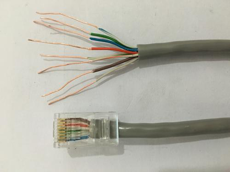 更換墻內(nèi)網(wǎng)線有技巧，兩人配合效率高，換線高手哪里找