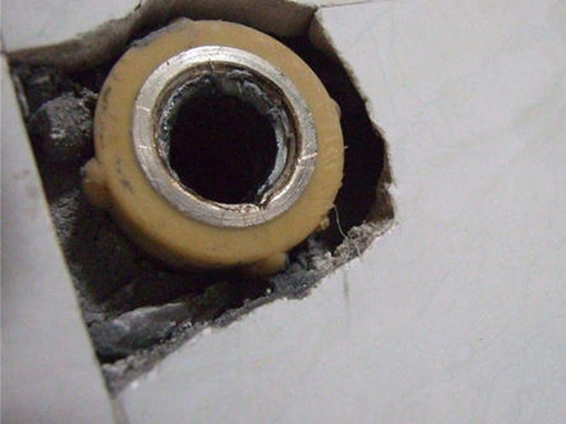 不知道三角閥斷在水管里怎么辦，不要緊，斷絲取出器來(lái)幫你