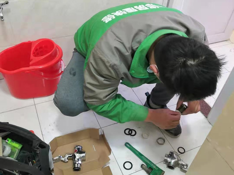 自己搞定冷熱水龍頭維修，不求人是一種什么體驗