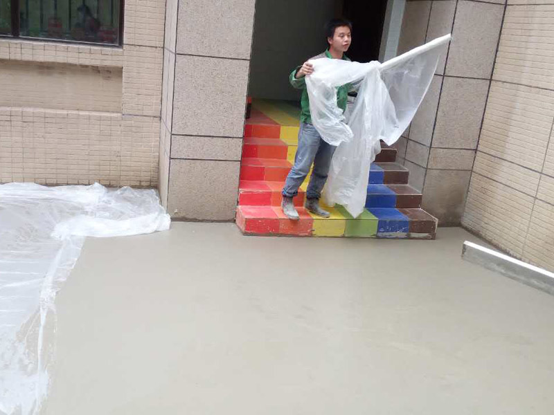 地面裝修重點(diǎn)步驟是地面找平，自流平地