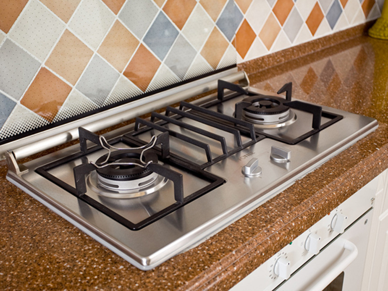 燃?xì)庠畎惭b知識(shí)，出現(xiàn)黃火或離焰需調(diào)試