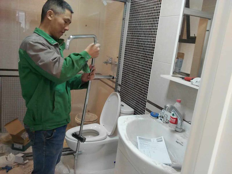 一修顯示屏安裝、投影設(shè)備安裝、裝踢腳