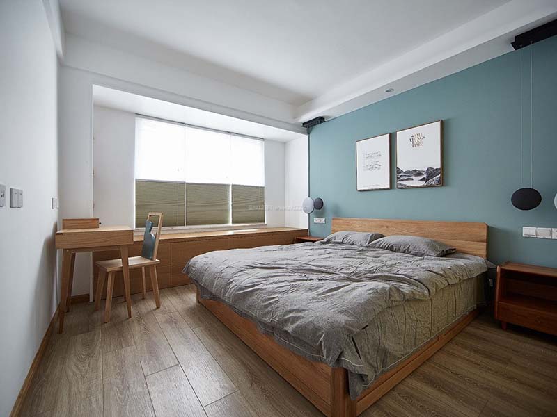 客廳陽臺(tái)裝修成小臥室,把陽臺(tái)改造成榻