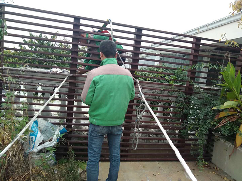 鐵藝門安裝維修上門服務,鐵藝門怎么安