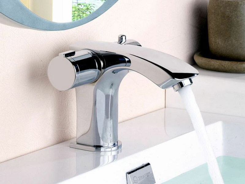 不知道面盆水龍頭怎么拆卸，三招幫你搞