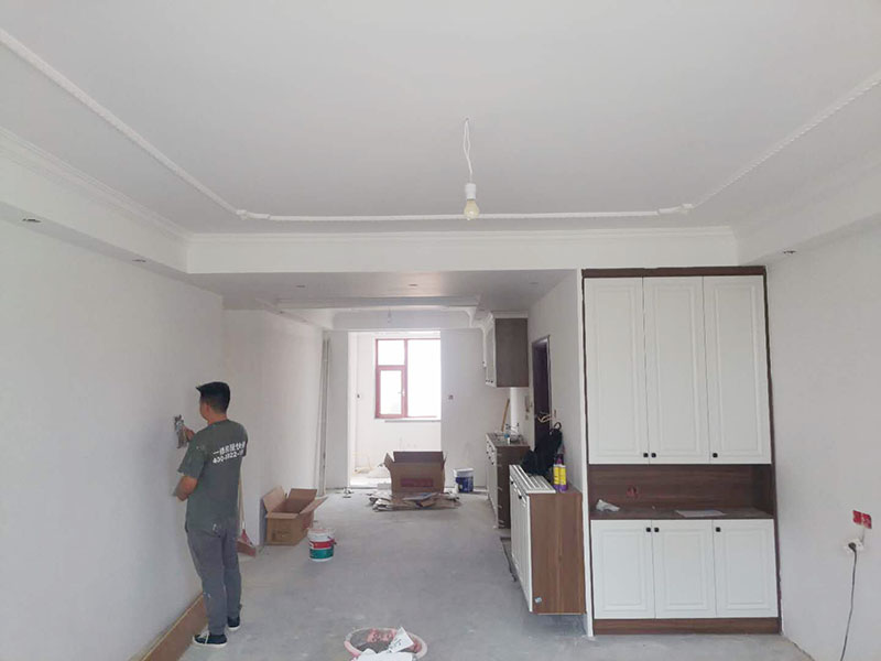 家里墻面太臟想刷白找誰方便，老房子快