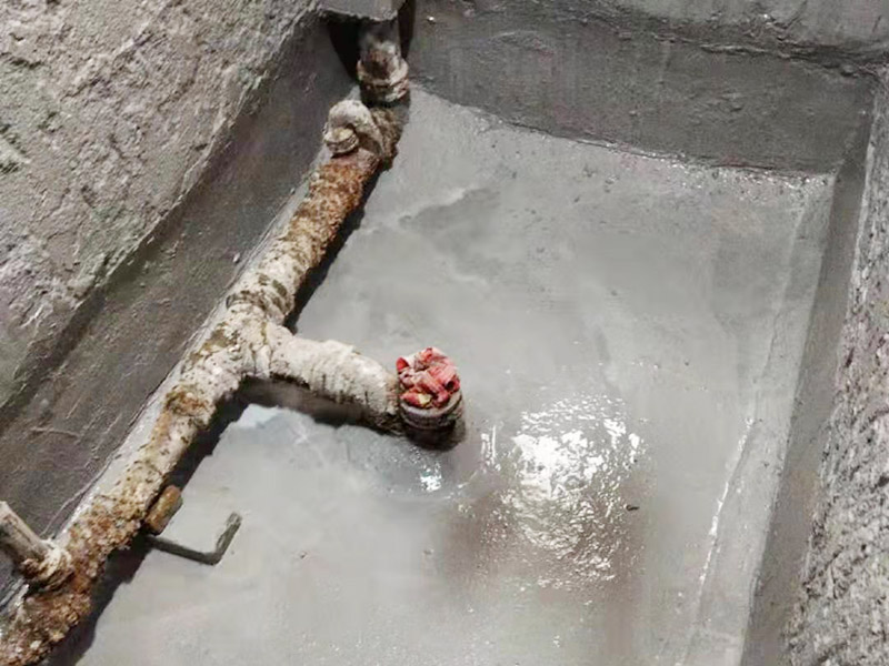 衛(wèi)生間進水管出現(xiàn)漏水，衛(wèi)生間水管漏水