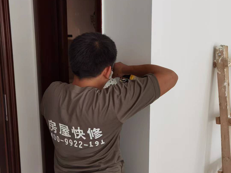 杭州墻面舊墻布翻新，可以直接刷乳膠漆