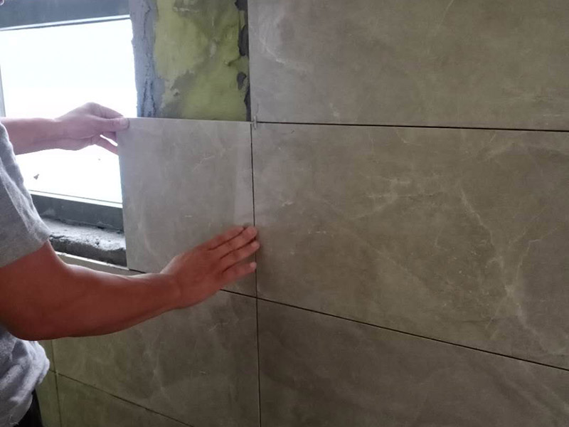 墻面瓷磚不拆如何翻新？廣州海珠區(qū)墻磚