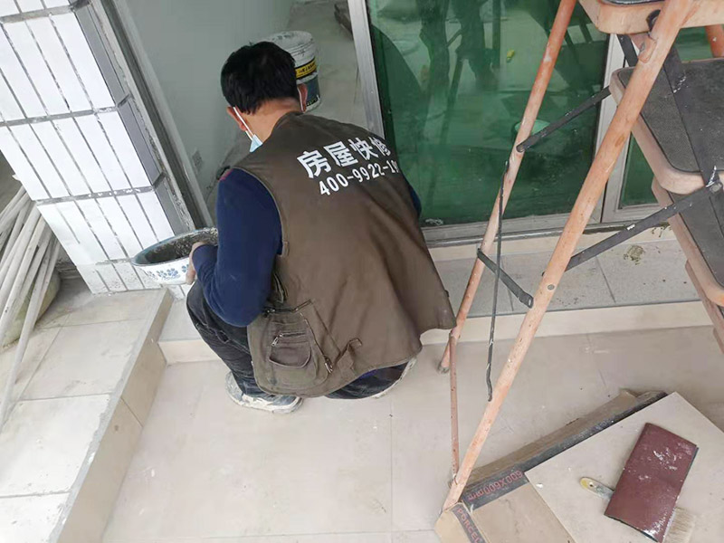 從化區(qū)地磚防水多少錢一平米？不敲瓷磚