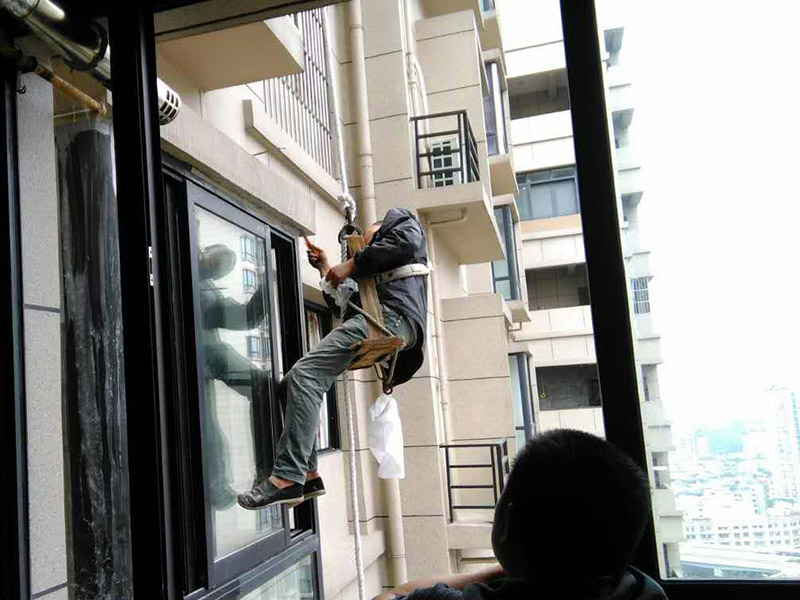 外墻漏水在內墻做防水有用嗎？建筑外墻