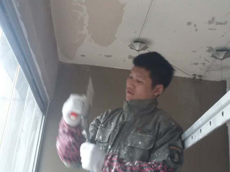 陽臺墻面受潮修補